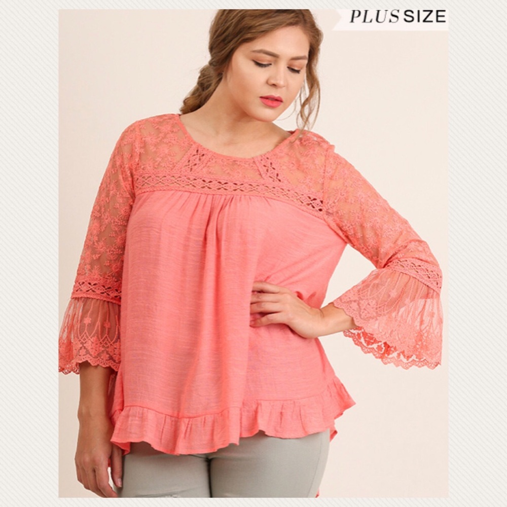 Umgee XL PLUS Lace-trim top